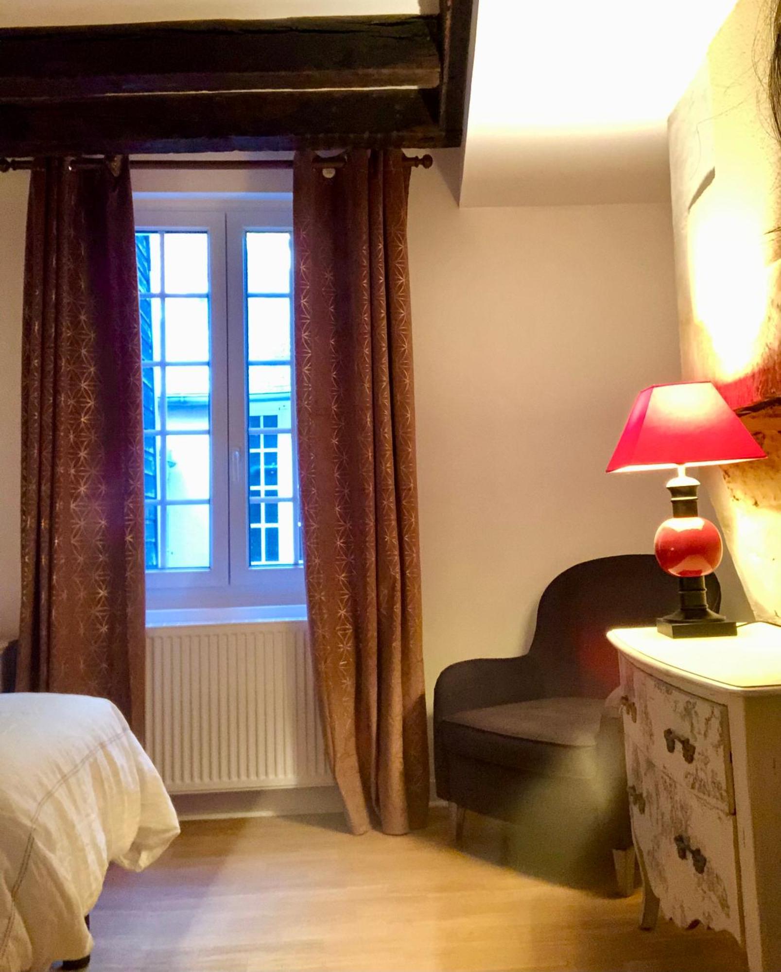 L'Amantine Chambres D'Hotes Et Gite ブールジュ エクステリア 写真